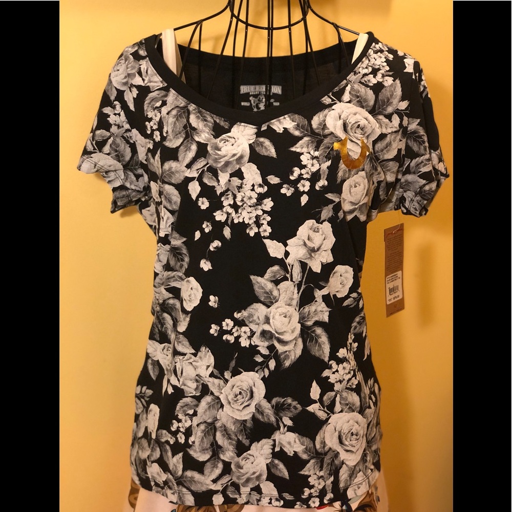 TRUE RELIGION Black & White metal gold  tee. NWT